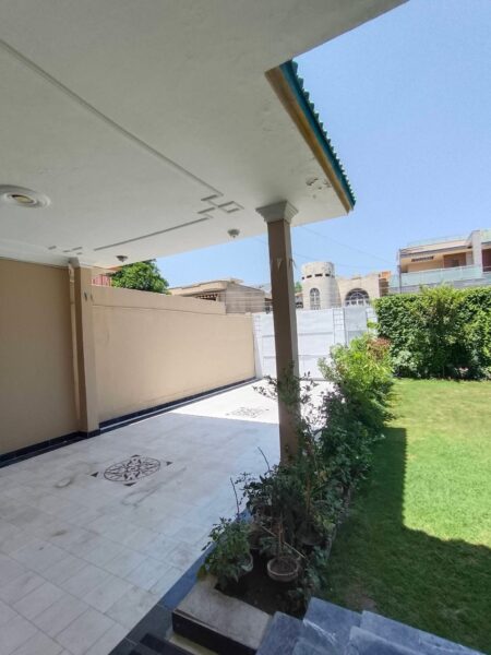 1 Kanal single story in Hayatabad phase 2 with luxury kitchen for sale