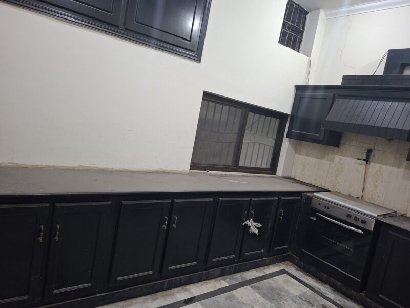 1 kanal upper portion for rent
